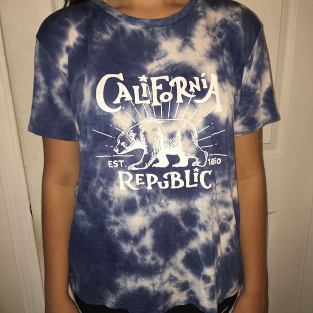 Blue tie dye tee
